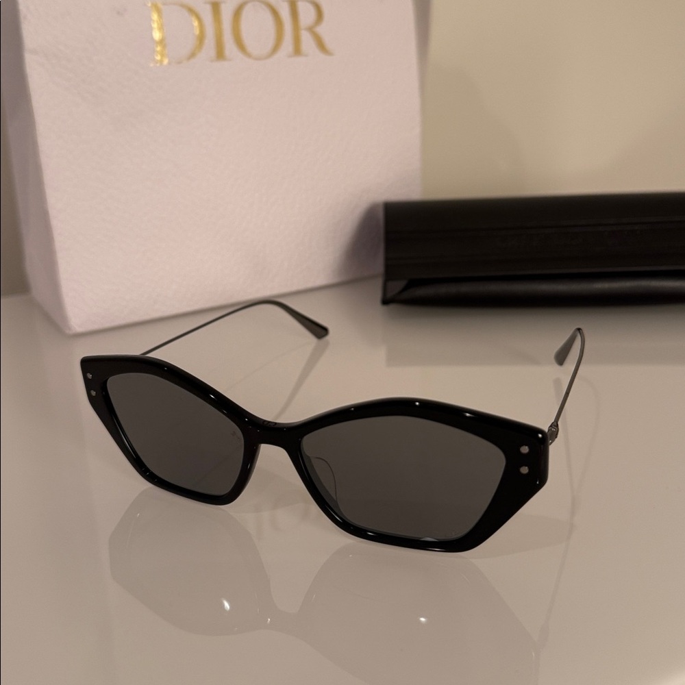 NEW NEVER WORN - Dior MissDior S1U Cat Eye Sunglasses - Picture 3 of 10